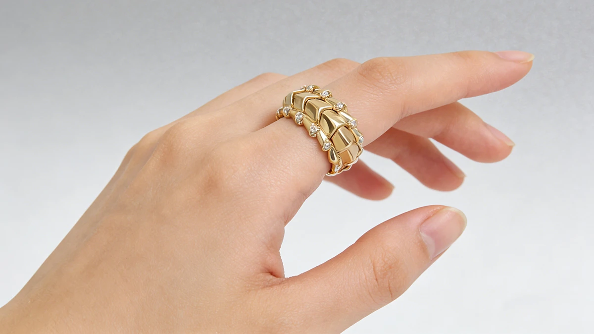 NextShapes-HR-12K-Resin-finished-gold-rings-worn-display