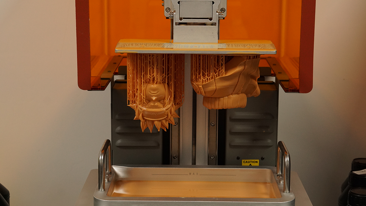 LCD 3D printer in action, printing detailed anime models using NextShapes 8K Pro resin